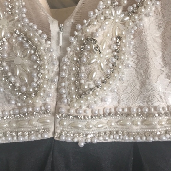 GORGEOUS Black White plunge ballgown prom dress - Picture 6 of 8